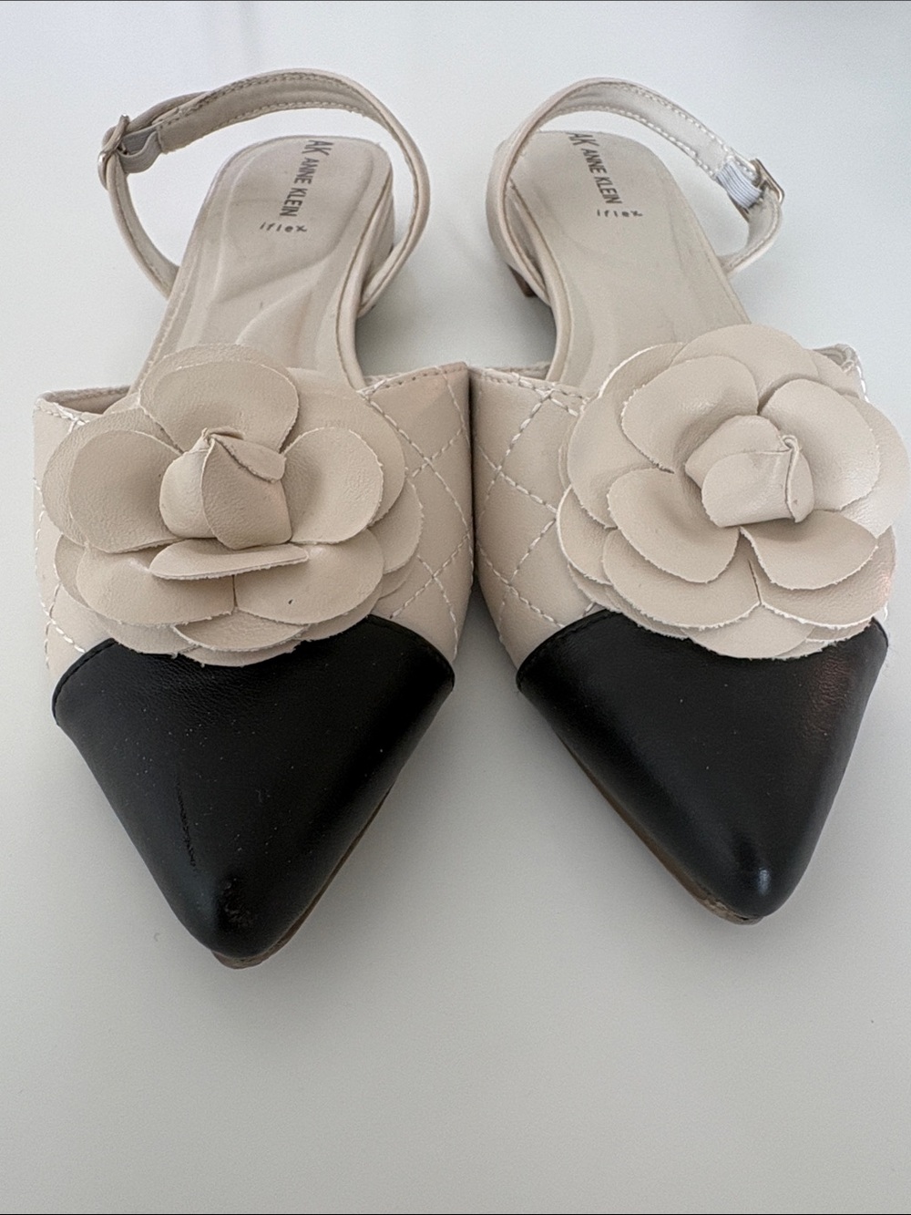 Anne Klein Two-Tone Beige Slingback Flats with Black Pointed Toe & Flower - Picture 4 of 4